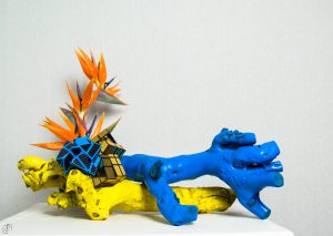 Arrangement with a design object
